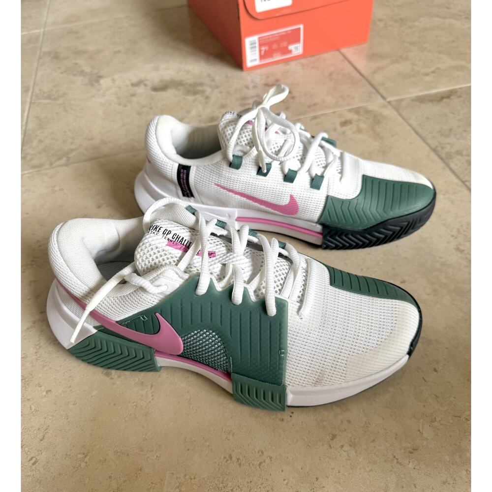 Nike women's NEW in box Zoom GP Challenge 1 white/dark green HC 7.5